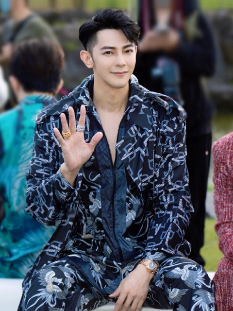 单飞之后事业迎来第二春，汪东城单身五年，母亲急于抱孙狂催婚