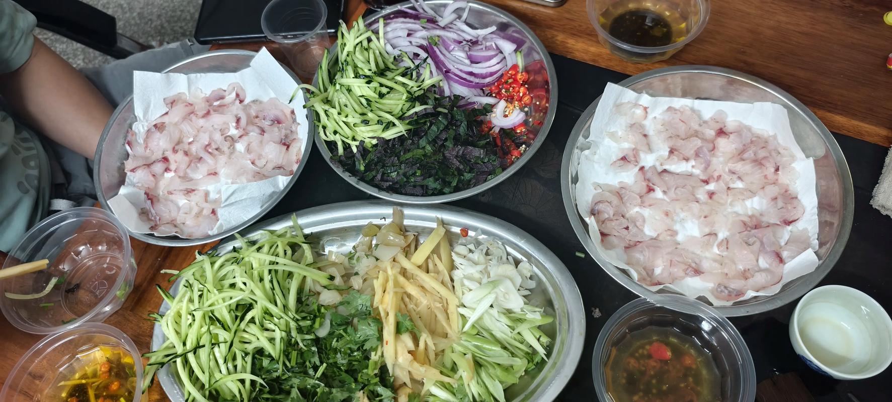 劝退式黑暗料理走红，醒醒吧网红探店正在悄悄“下毒”