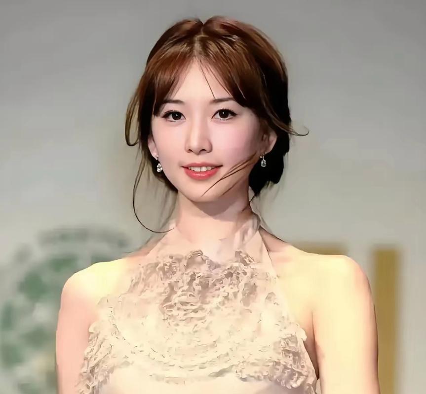 中国娱乐圈十大美女_中国娱乐圈美女排名_中国娱乐圈最美艳女星