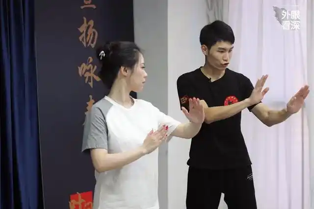 深圳咏春拳培训_仁义咏春拳馆_网红八卦掌pk咏春拳-